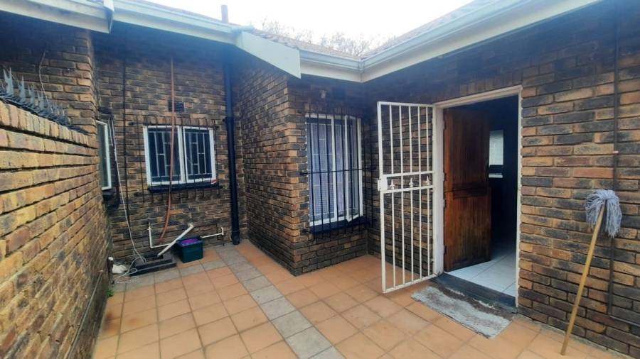 3 Bedroom Property for Sale in Birchleigh North Gauteng