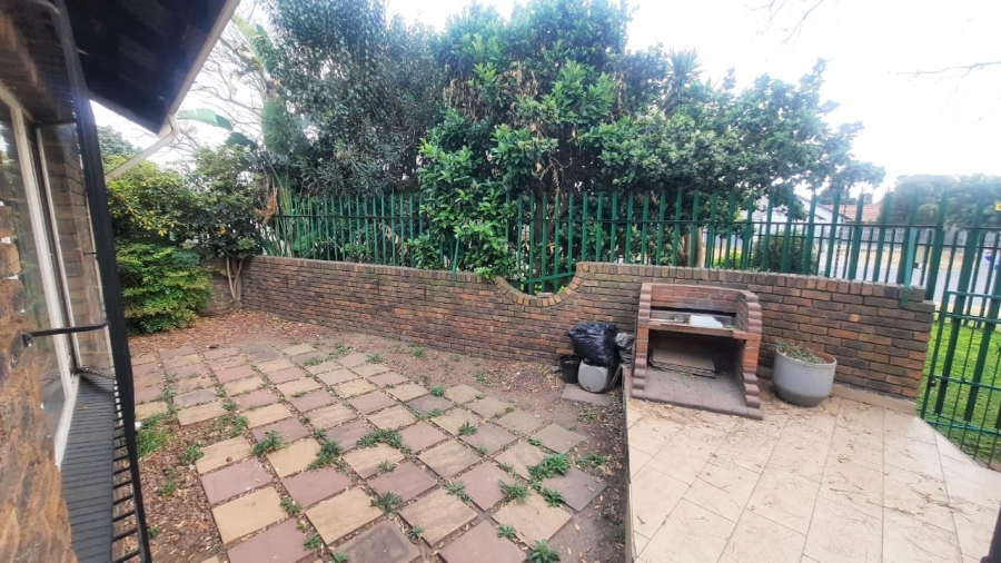 3 Bedroom Property for Sale in Birchleigh North Gauteng
