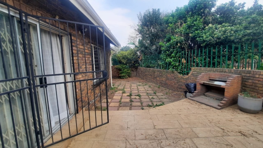 3 Bedroom Property for Sale in Birchleigh North Gauteng