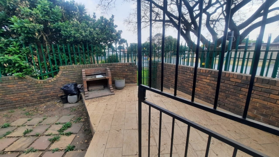 3 Bedroom Property for Sale in Birchleigh North Gauteng
