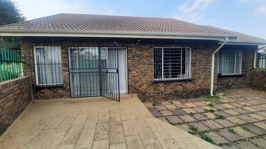 3 Bedroom Property for Sale in Birchleigh North Gauteng
