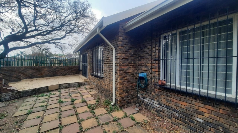 3 Bedroom Property for Sale in Birchleigh North Gauteng
