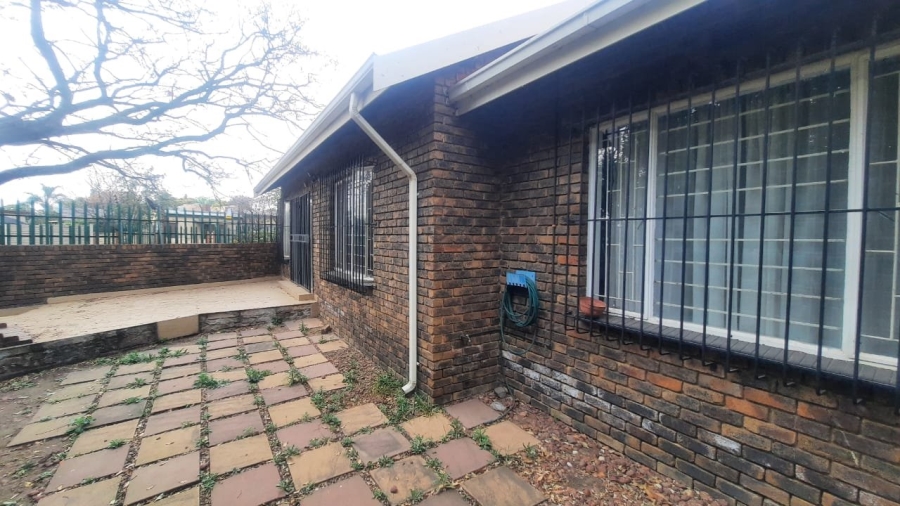 3 Bedroom Property for Sale in Birchleigh North Gauteng