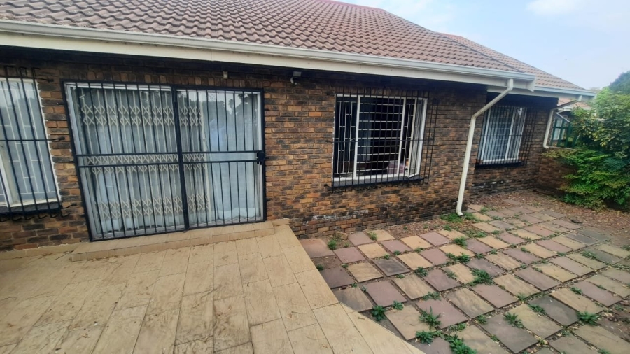 3 Bedroom Property for Sale in Birchleigh North Gauteng