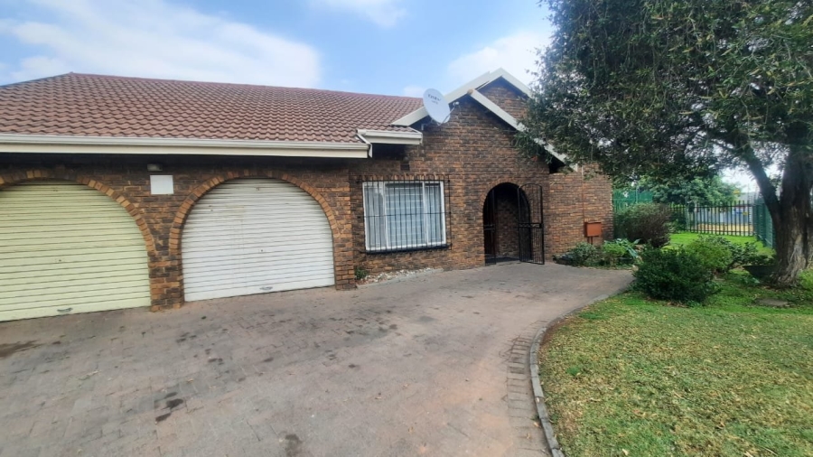 3 Bedroom Property for Sale in Birchleigh North Gauteng
