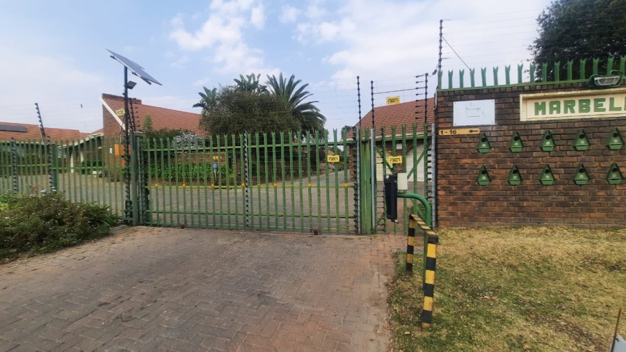 3 Bedroom Property for Sale in Birchleigh North Gauteng