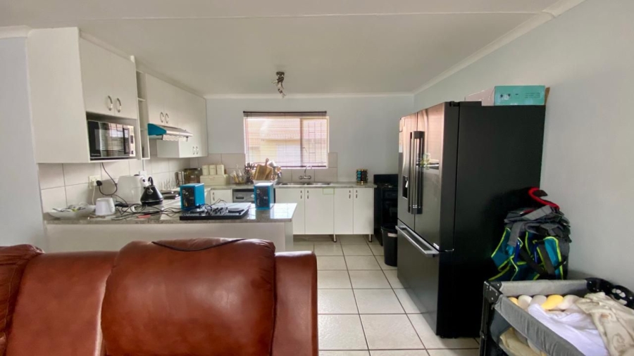 To Let 3 Bedroom Property for Rent in Beyers Park Gauteng
