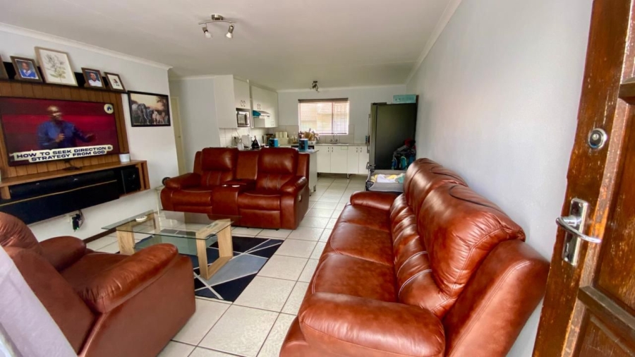 To Let 3 Bedroom Property for Rent in Beyers Park Gauteng