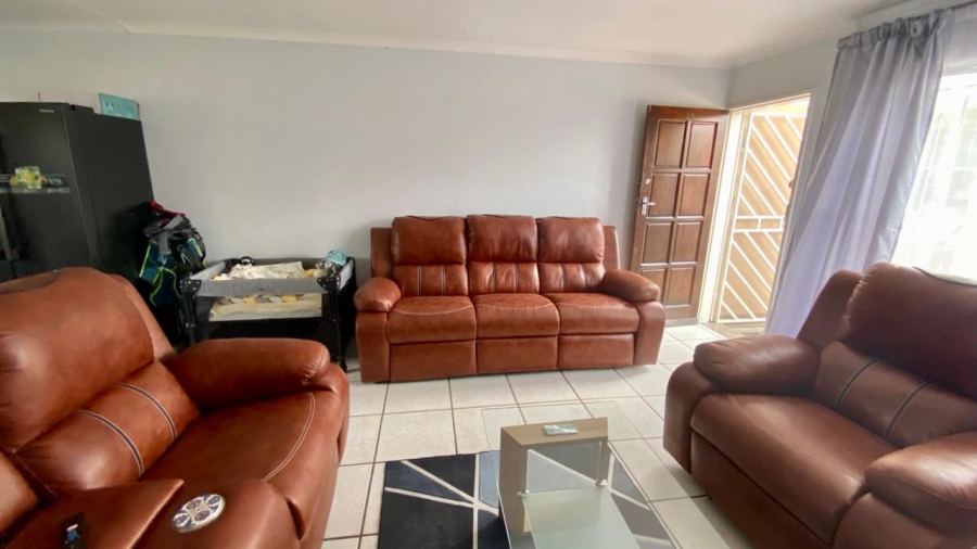 To Let 3 Bedroom Property for Rent in Beyers Park Gauteng