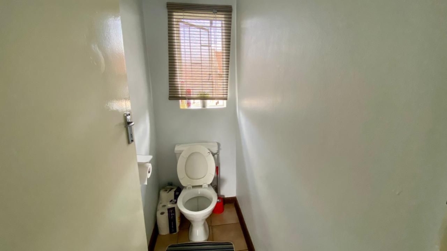 To Let 3 Bedroom Property for Rent in Beyers Park Gauteng