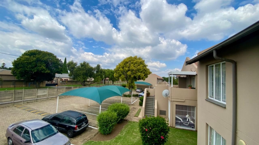 To Let 3 Bedroom Property for Rent in Beyers Park Gauteng