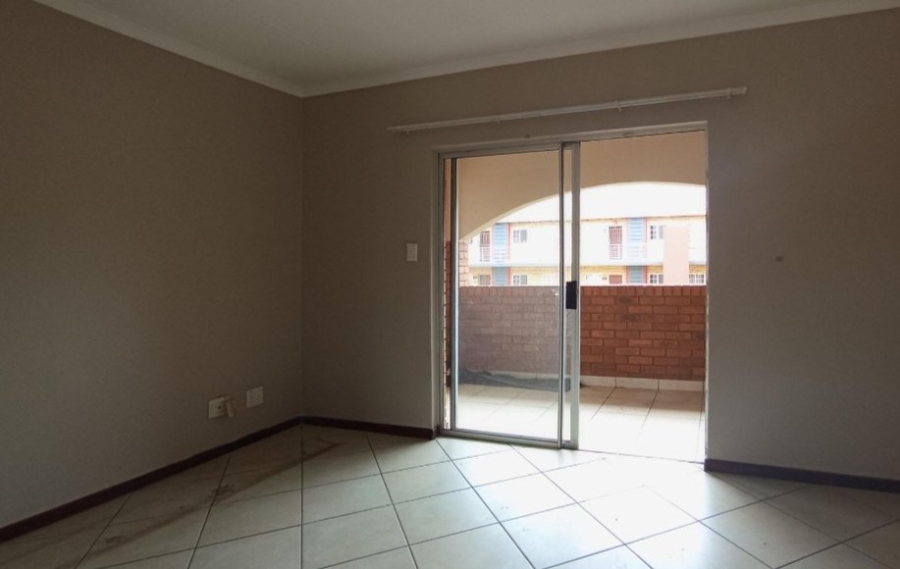 2 Bedroom Property for Sale in Monavoni Gauteng
