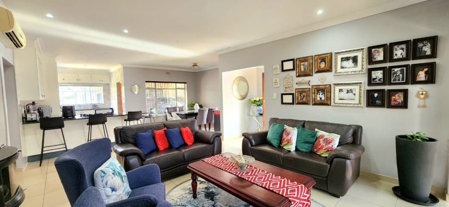 4 Bedroom Property for Sale in Mondeor Gauteng