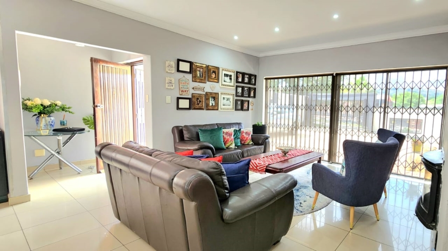 4 Bedroom Property for Sale in Mondeor Gauteng