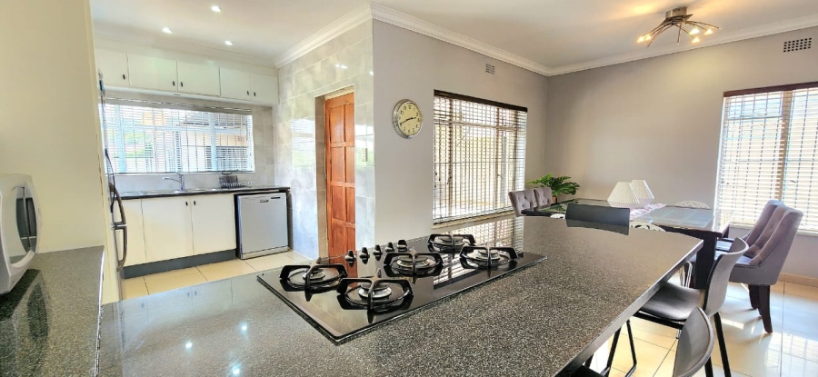 4 Bedroom Property for Sale in Mondeor Gauteng