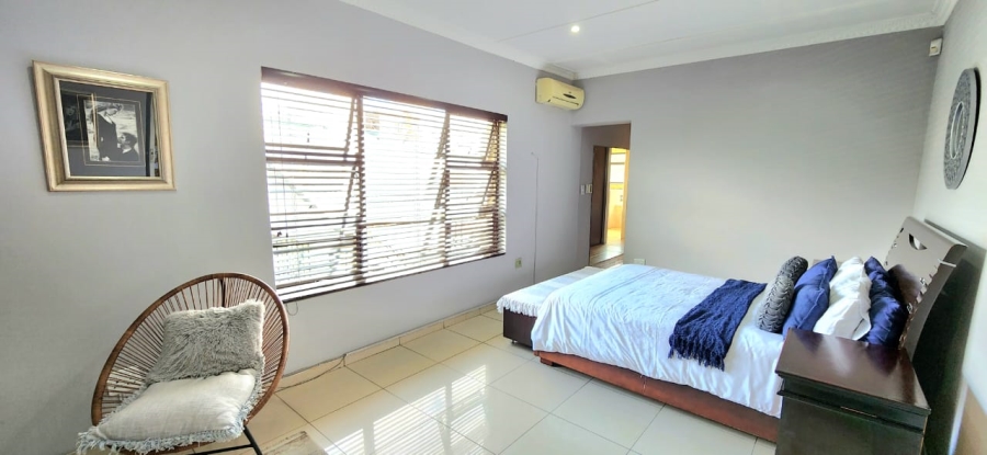 4 Bedroom Property for Sale in Mondeor Gauteng