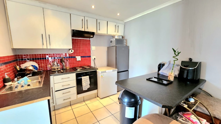 4 Bedroom Property for Sale in Mondeor Gauteng