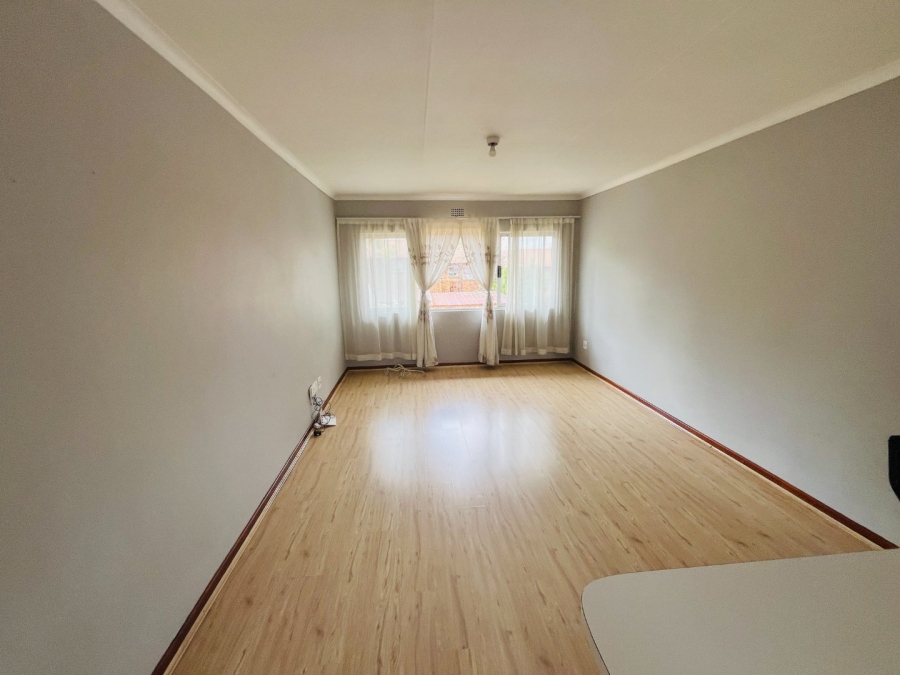 To Let 2 Bedroom Property for Rent in Buccleuch Gauteng