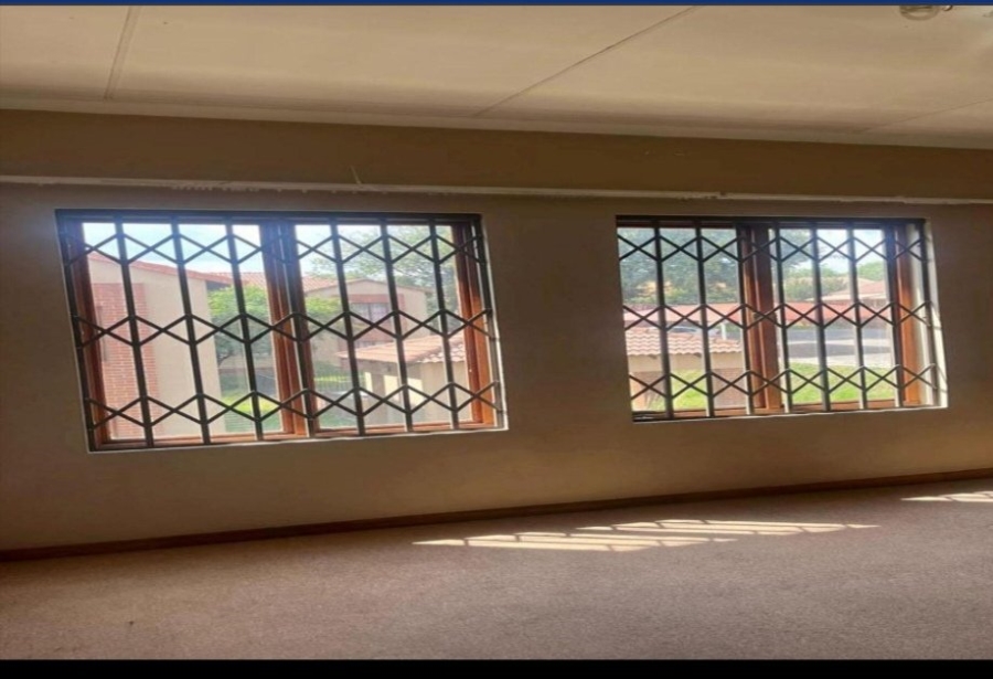 2 Bedroom Property for Sale in Vorna Valley Gauteng