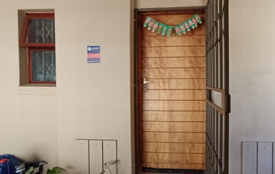 2 Bedroom Property for Sale in Vorna Valley Gauteng