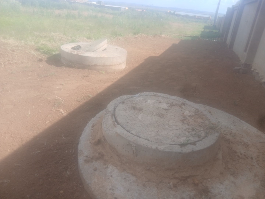  Bedroom Property for Sale in Mohlakeng Gauteng