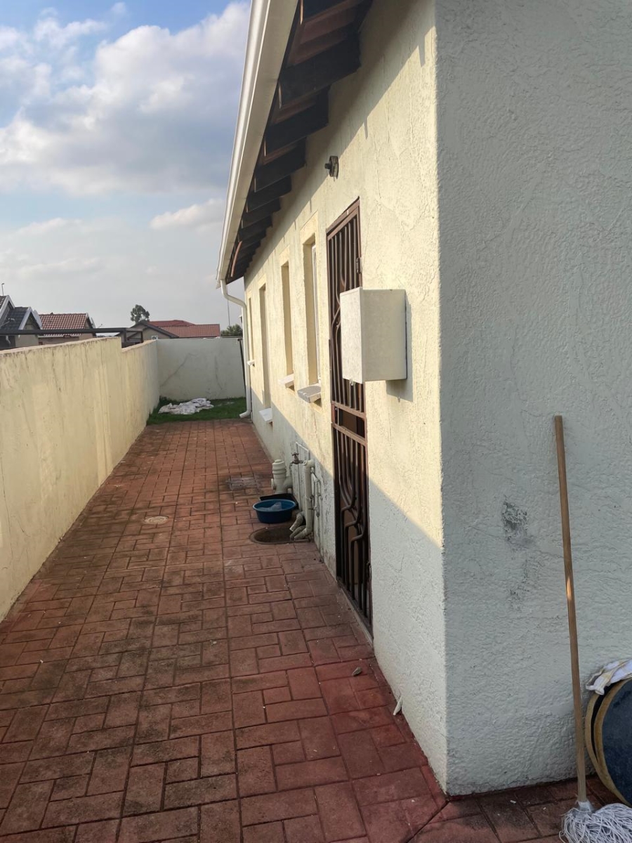 To Let 3 Bedroom Property for Rent in Windmill Park Gauteng
