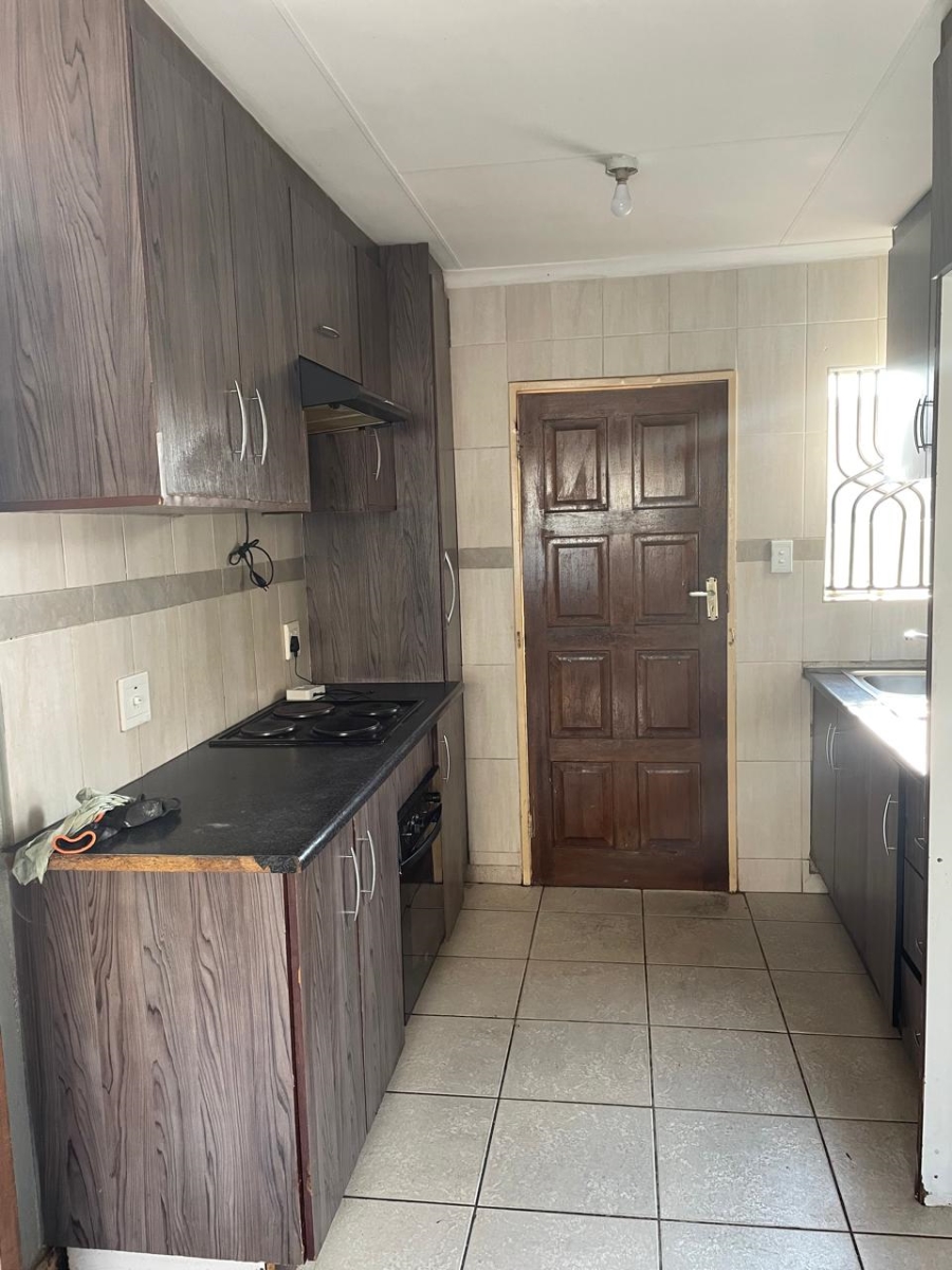 To Let 3 Bedroom Property for Rent in Windmill Park Gauteng