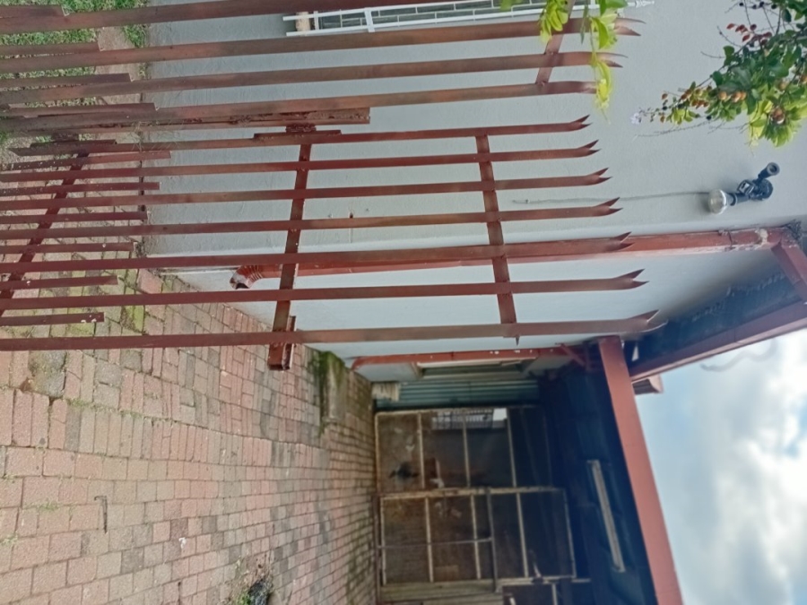  Bedroom Property for Sale in Danville Gauteng