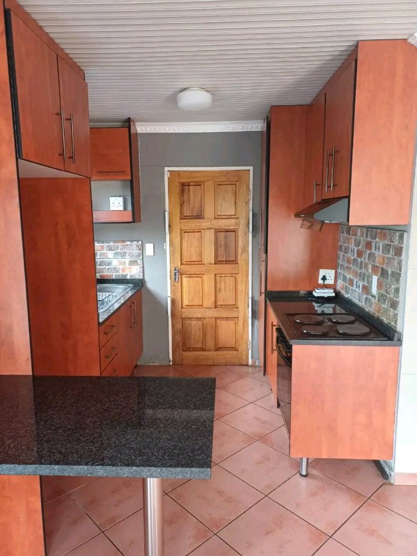 2 Bedroom Property for Sale in Ililiba Gauteng