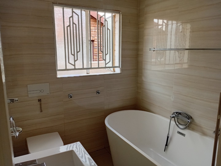  Bedroom Property for Sale in Danville Gauteng