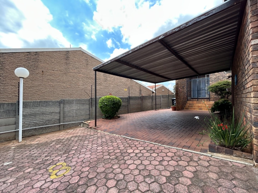 3 Bedroom Property for Sale in Bergbron Gauteng