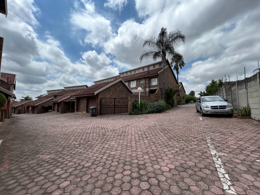 3 Bedroom Property for Sale in Bergbron Gauteng