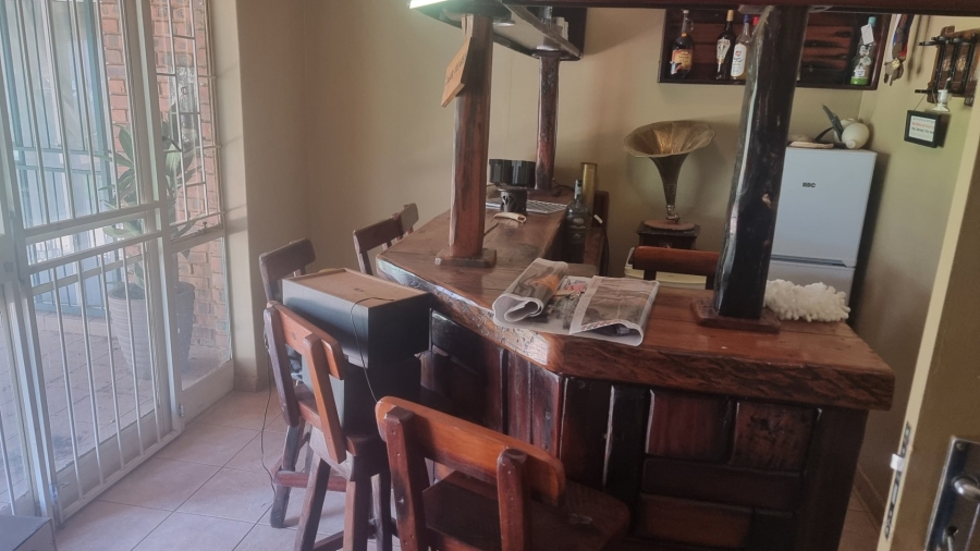 1 Bedroom Property for Sale in Hornsoord A H Gauteng