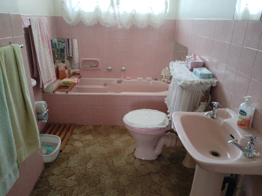 4 Bedroom Property for Sale in Strubenvale Gauteng