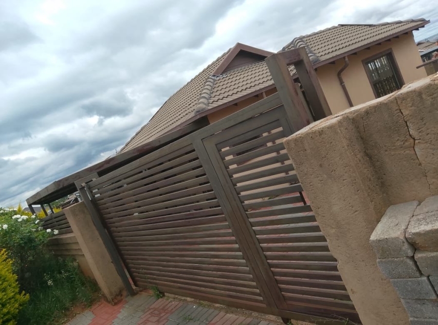 To Let 3 Bedroom Property for Rent in The Orchards Gauteng