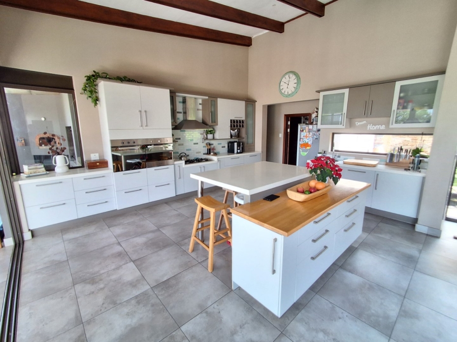 5 Bedroom Property for Sale in Sable Hills Gauteng