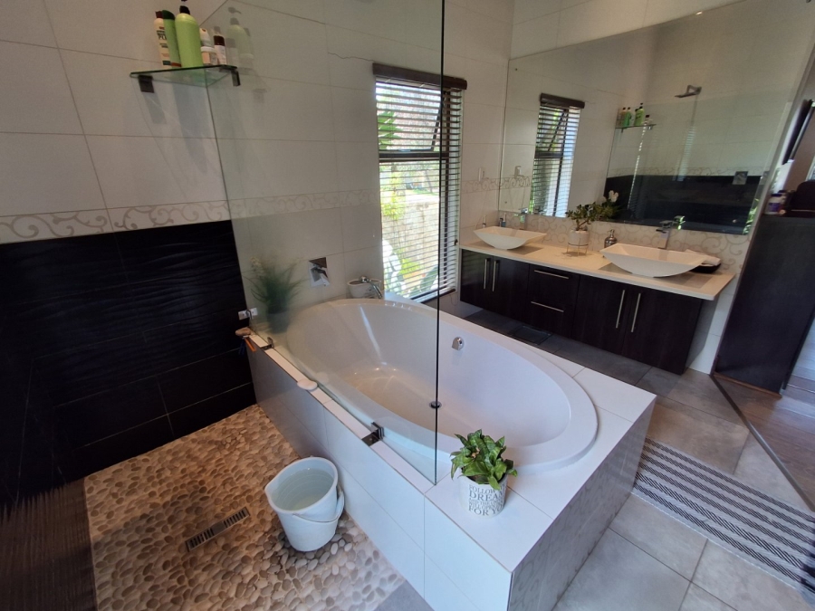 5 Bedroom Property for Sale in Sable Hills Gauteng