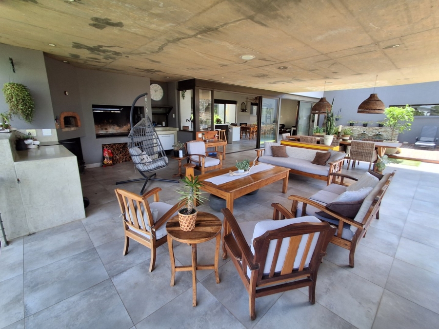 5 Bedroom Property for Sale in Sable Hills Gauteng