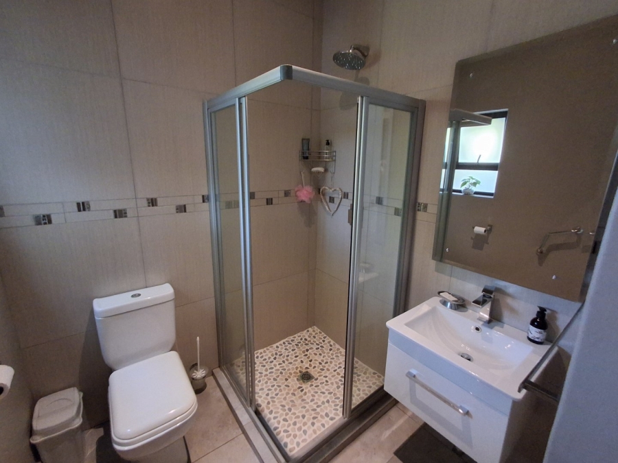 5 Bedroom Property for Sale in Sable Hills Gauteng