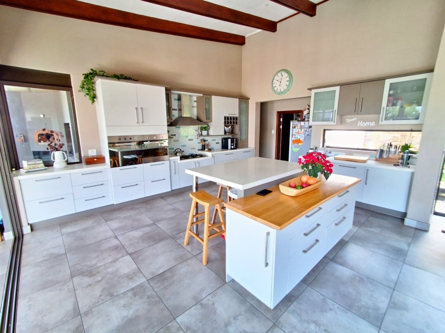 5 Bedroom Property for Sale in Sable Hills Gauteng