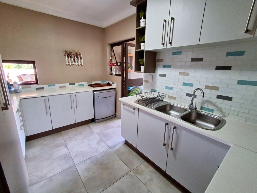 5 Bedroom Property for Sale in Sable Hills Gauteng