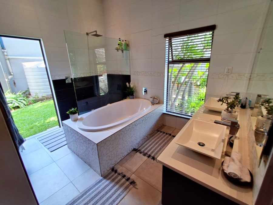 5 Bedroom Property for Sale in Sable Hills Gauteng