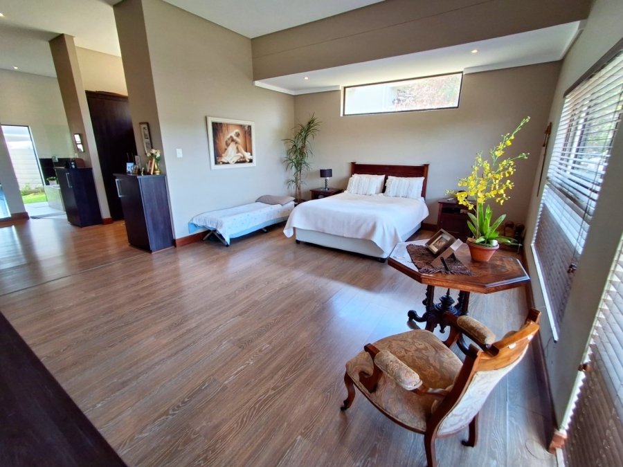 5 Bedroom Property for Sale in Sable Hills Gauteng