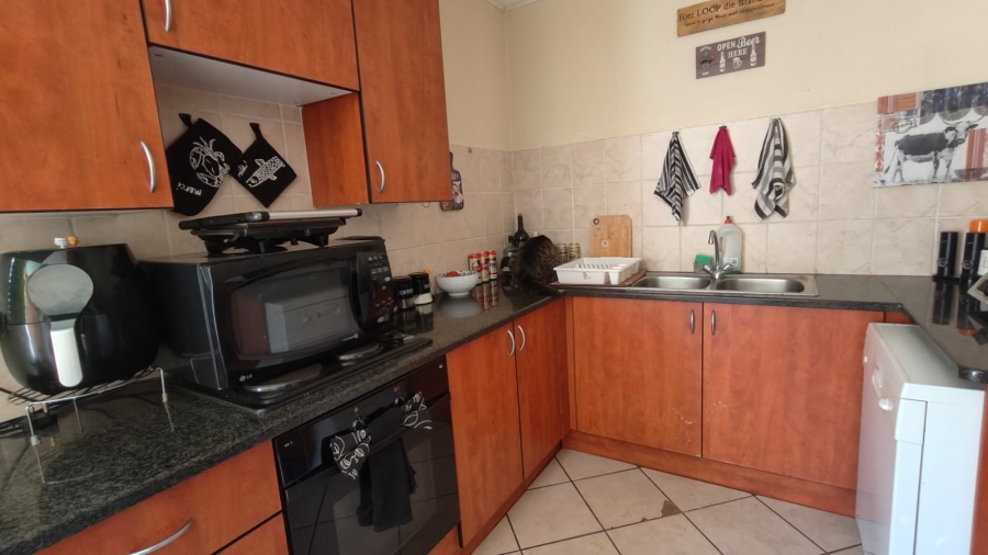 1 Bedroom Property for Sale in Annlin Gauteng