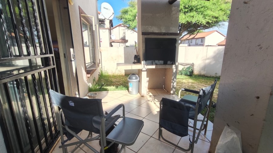 1 Bedroom Property for Sale in Annlin Gauteng