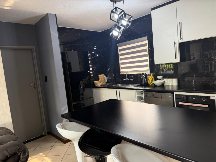 3 Bedroom Property for Sale in Equestria Gauteng