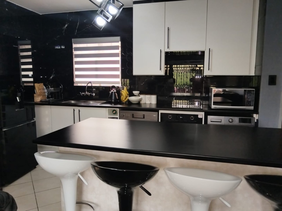 3 Bedroom Property for Sale in Equestria Gauteng