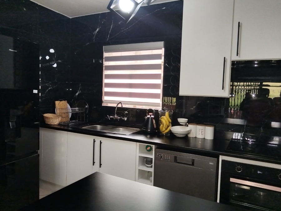 3 Bedroom Property for Sale in Equestria Gauteng