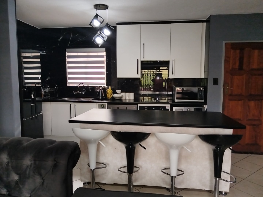 3 Bedroom Property for Sale in Equestria Gauteng