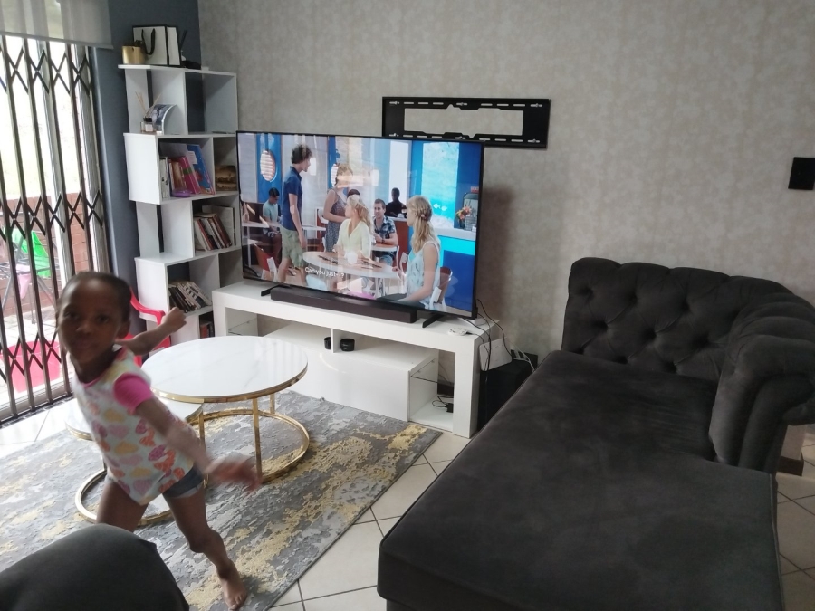 3 Bedroom Property for Sale in Equestria Gauteng